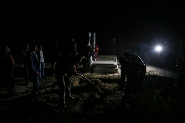 Foto - Ermenistan 'yine' vurmasın diye gece defnedildiler!