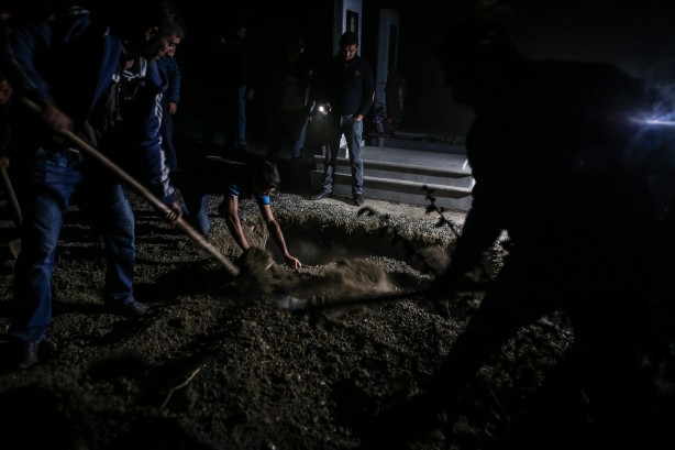 Foto - Ermenistan 'yine' vurmasın diye gece defnedildiler!