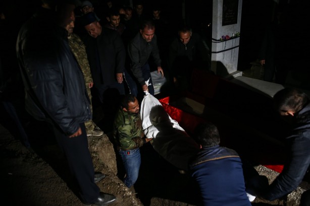 Foto - Ermenistan 'yine' vurmasın diye gece defnedildiler!