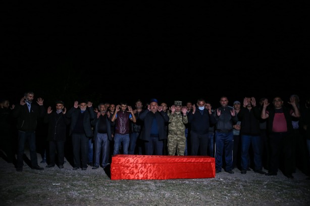Foto - Ermenistan 'yine' vurmasın diye gece defnedildiler!