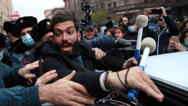 Foto - Ermenistan'da beklenen oldu! Durum fena...