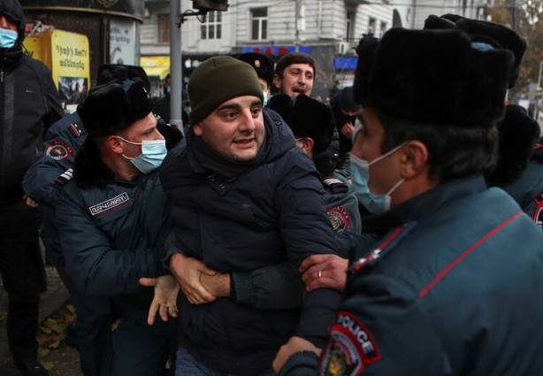 Foto - Ermenistan'da beklenen oldu! Durum fena...