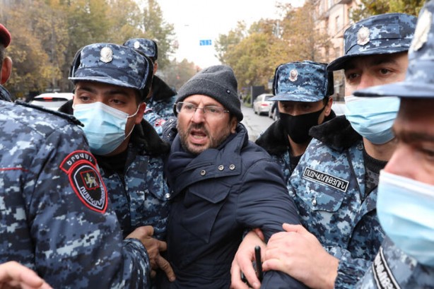 Foto - Ermenistan'da beklenen oldu! Durum fena...