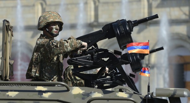 Foto - Ermenistan'da büyük panik! Erkekler kaçmaya başladı