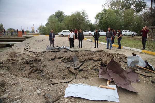 Foto - Ermenistan'dan alçak saldırısı yürekleri sızlattı: Ailesini böyle kurtardı!
