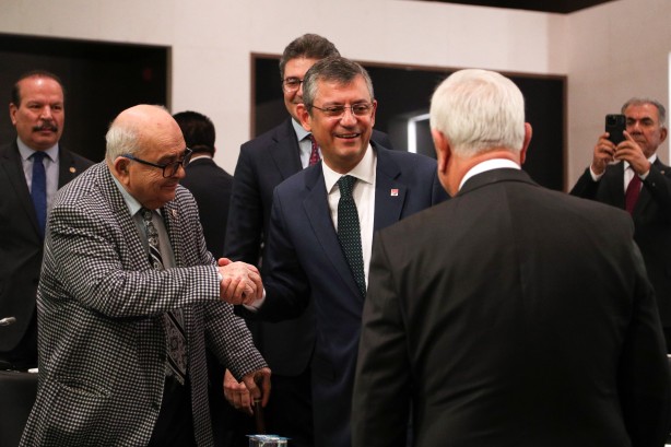 Ersan Şen'den Özgür Özel çıkışı... Duyanın ağzı bir karış açık kaldı! Demediğini bırakmadı...