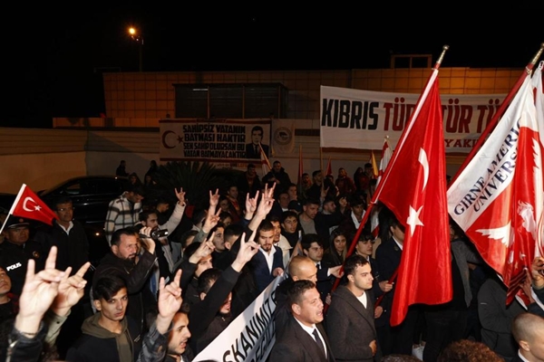 Foto - Ersin Tatar ülkesine geri döndü