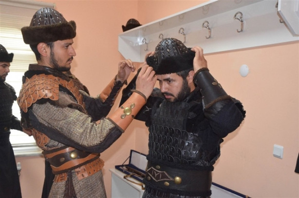 Foto - Ertuğrul Gazi Türbesi’nde saygı nöbetleri başladı