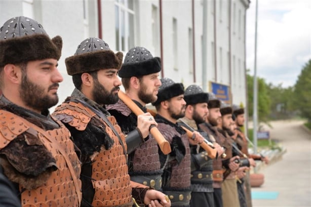 Foto - Ertuğrul Gazi Türbesi’nde saygı nöbetleri başladı
