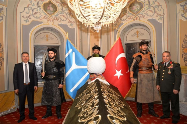 Foto - Ertuğrul Gazi Türbesi’nde saygı nöbetleri başladı