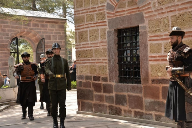 Foto - Ertuğrul Gazi Türbesi’nde saygı nöbetleri başladı