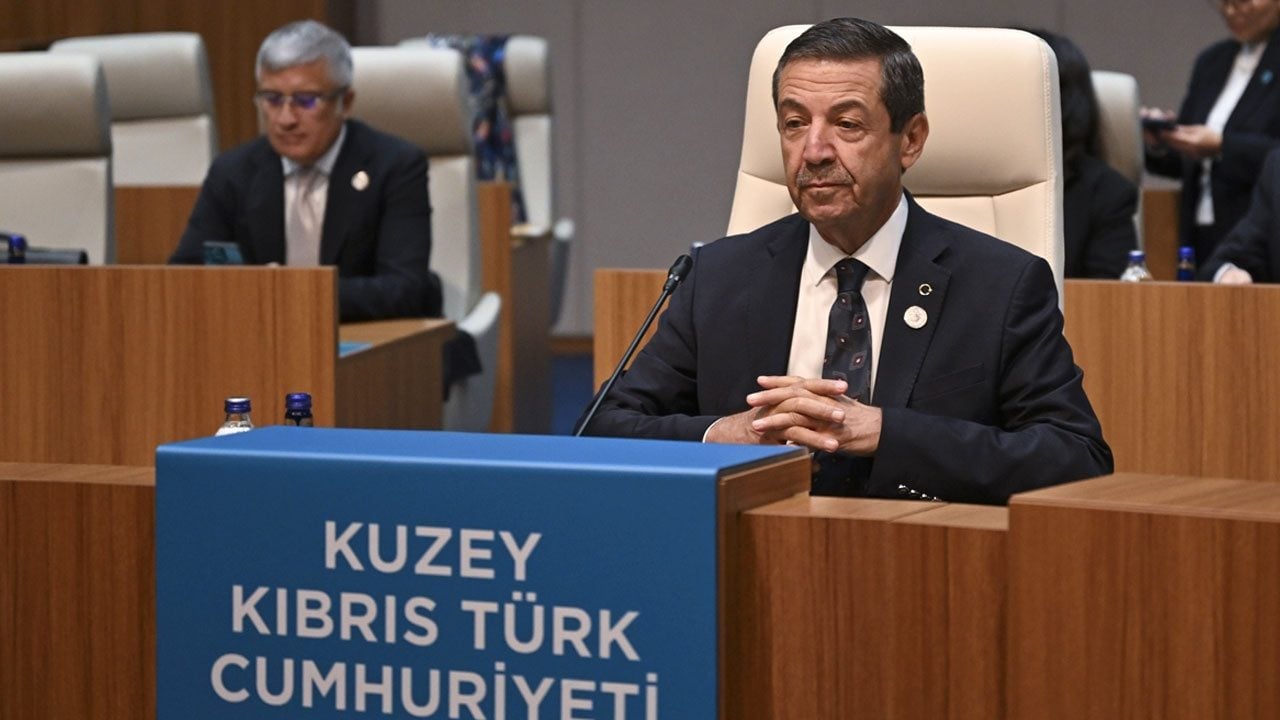 Foto - Ertuğruloğlu, TDT Dışişleri Bakanları Toplantısı’nda konuştu: Kıbrıs adasındaki gerçek, tek ada iki devlettir!