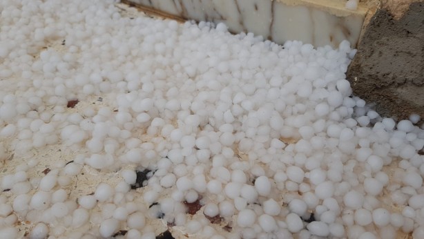 Erzincan'da dolu yağışı