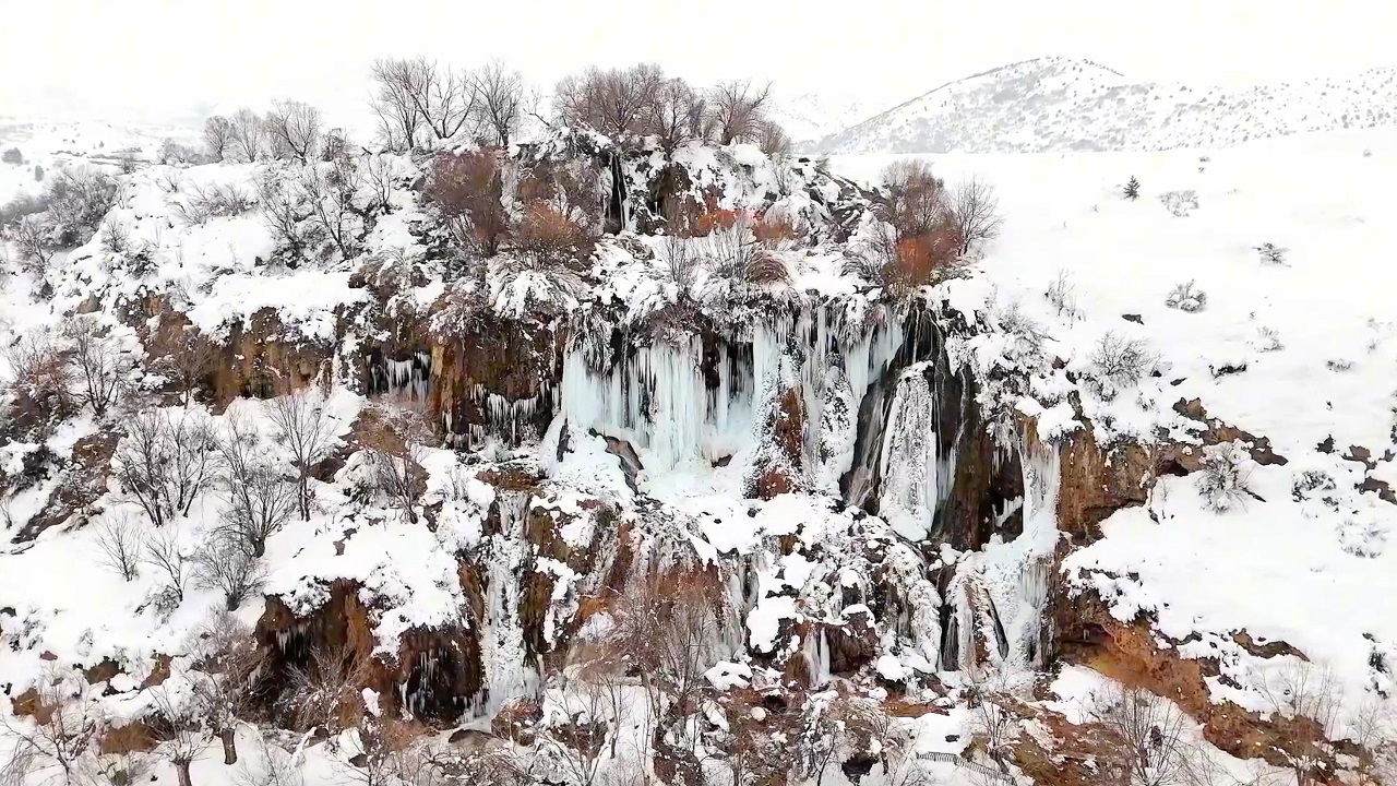 Foto - Erzincan’da donduran güzellik! Şelale ve göletler buzla kaplandı