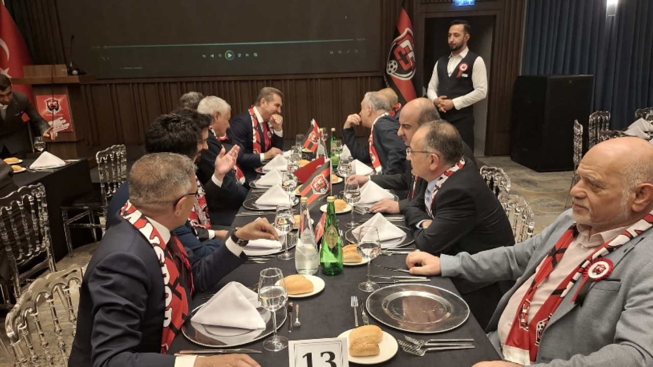 24 Erzincanspor 'Vefa Yemeği'nde gönüller bir oldu... Akit Medya da bu özel gecedeydi...
