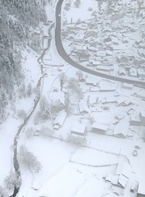 Foto - Erzurum, Kars ve Ardahan'da kar yağışı yerini soğuk havaya bıraktı