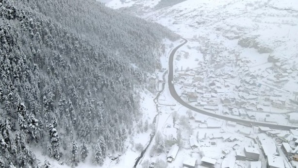 Foto - Erzurum, Kars ve Ardahan'da kar yağışı yerini soğuk havaya bıraktı