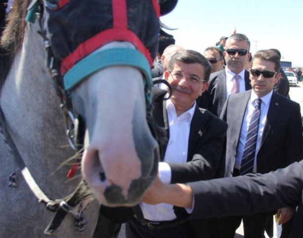 Foto - Erzurum'da Başbakan Davutoğlu'nu şaşırtan karşılama