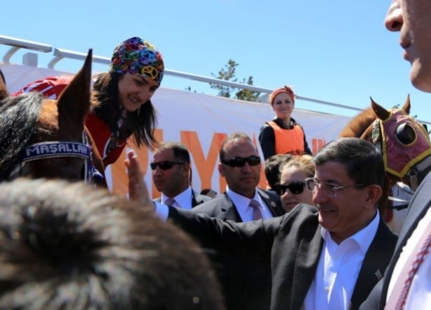 Foto - Erzurum'da Başbakan Davutoğlu'nu şaşırtan karşılama