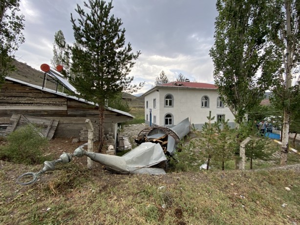 Foto - Erzurum'da caminin minaresi yıkıldı