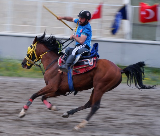 Erzurum'da cirit heyecanı sürüyor