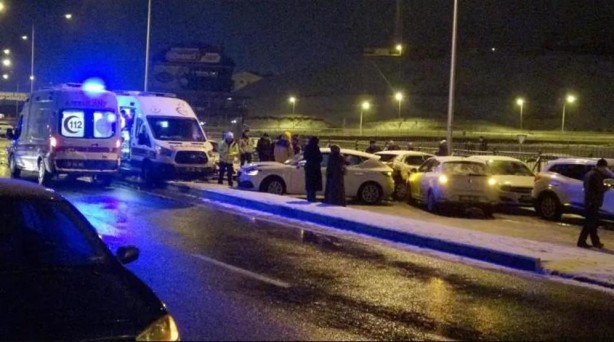 Foto - Erzurum'da feci kaza! 30 araç birbirine girdi