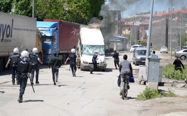 Foto - Erzurum’da HDP'nin mitingi öncesi olaylar çıktı