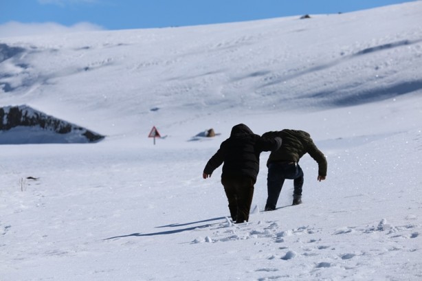 Foto - Erzurum'da kardan kapanan yollar açılıyor