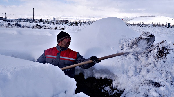 Foto - Erzurum'da kış mezarları hazırlandı