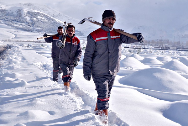 Foto - Erzurum'da kış mezarları hazırlandı