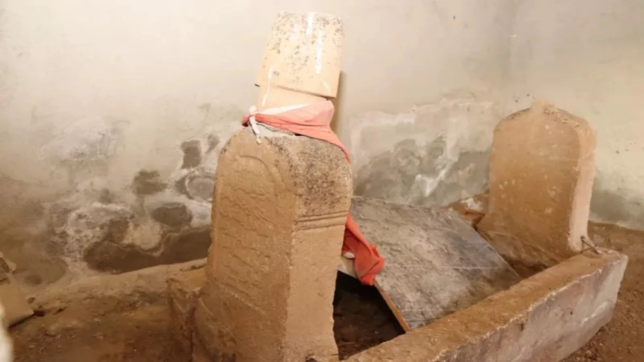 Foto - Erzurum’da skandal olay! Şehit mezarlarına şu yapılana bakın