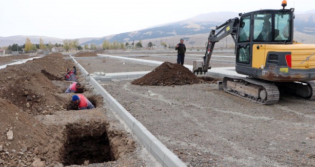 Foto - Erzurum'da yüzlerce mezar kazılmaya başlandı! Sebebi duyanları şaşkına ediyor