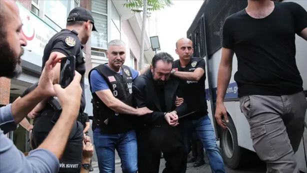 Foto - Erzurumlulara dikkat çeken "Adnan Oktar" uyarısı: "Umarım çok büyük hasar vermez" diyerek duyurdu