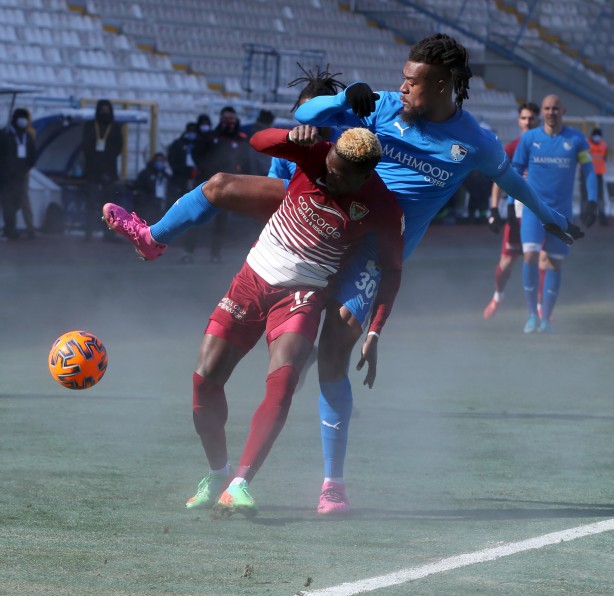 Erzurumspor-Hatayspor maçında şaşkına çeviren görüntü