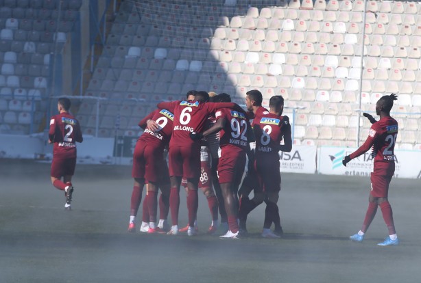 Foto - Erzurumspor-Hatayspor maçında şaşkına çeviren görüntü
