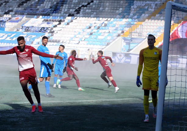 Foto - Erzurumspor-Hatayspor maçında şaşkına çeviren görüntü