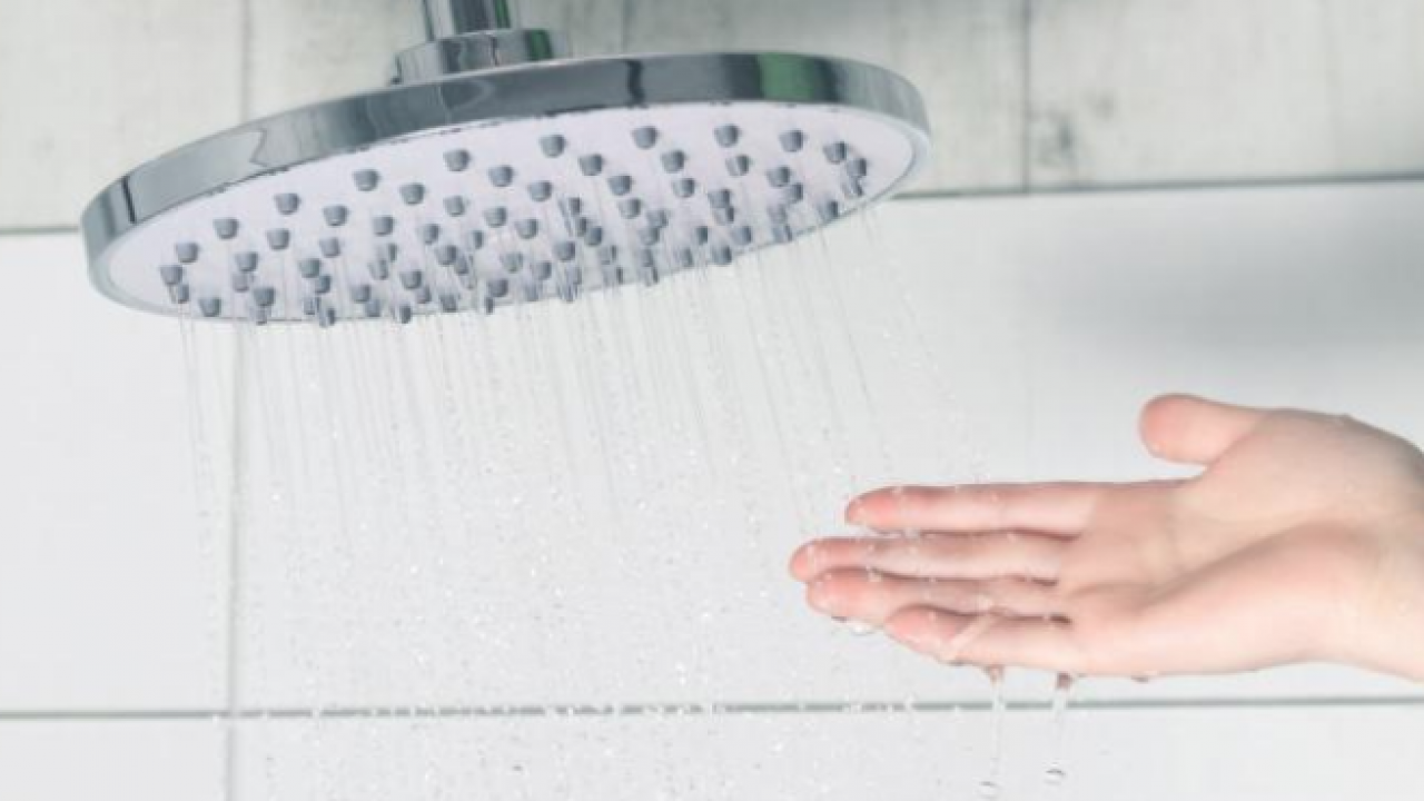 Es geçmeyin... Duşun zamanı sağlığı etkiliyor: Sabah mı akşam mı daha doğru?