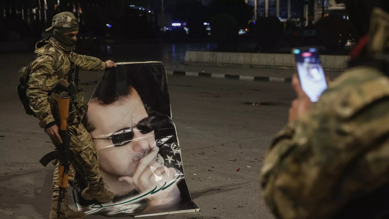 Foto - Esad rejimi subaylarına film gibi operasyon! "Türkiye" iddiası gündeme bomba gibi düştü