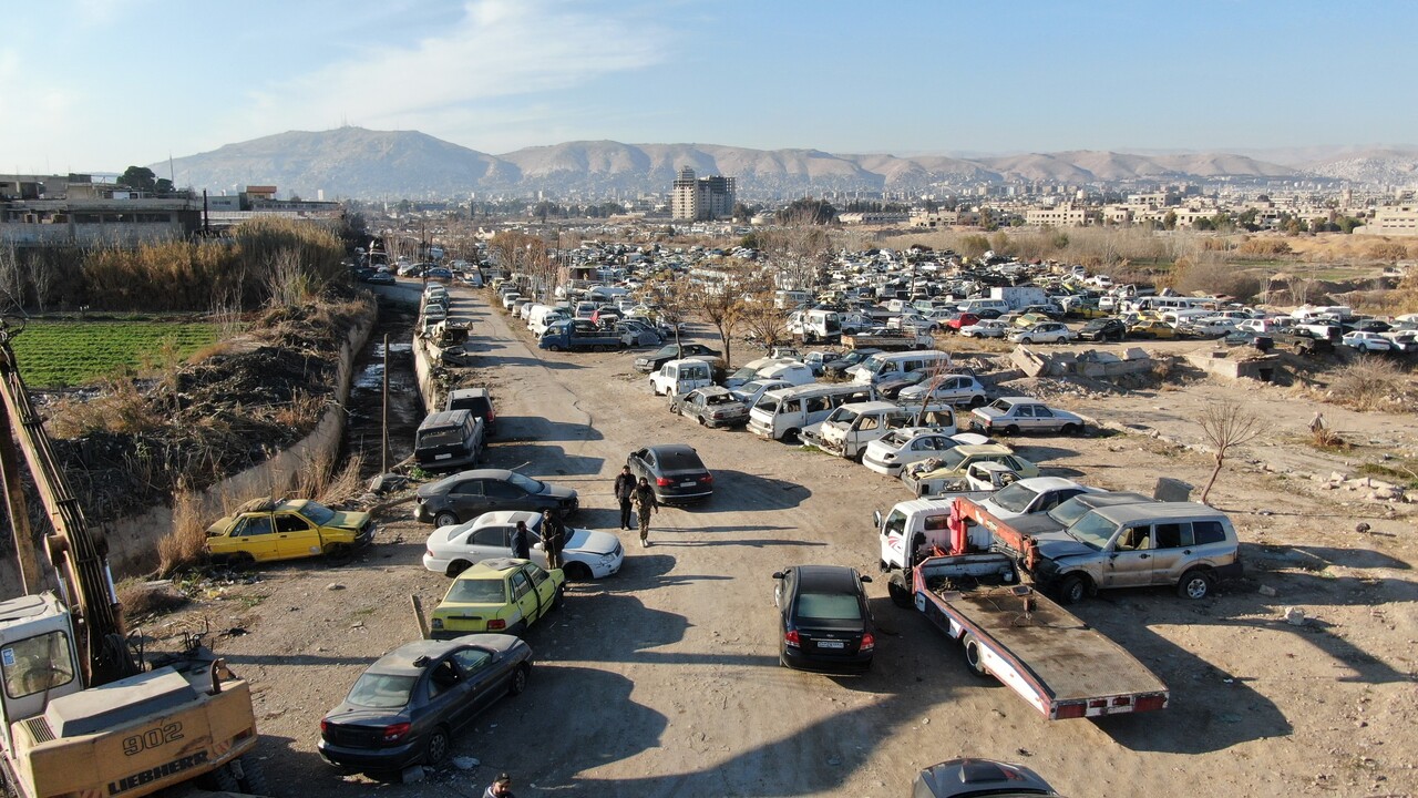 Foto - Esad rejiminin el koyduğu binlerce araç bakın ne halde bulundu!
