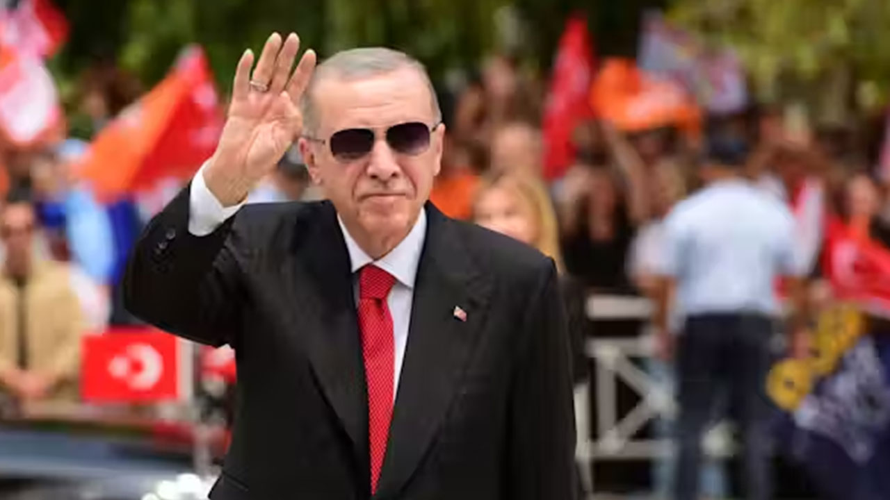 Foto - Esas eleştirim AK Parti’ye diyen Cem Küçük sebebini açıkladı