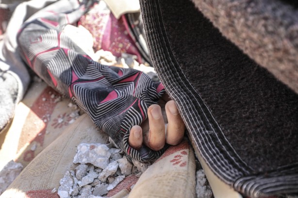 Foto - Esed bölgeyi yerle bir etti! 6 sivili göz göre göre katletti