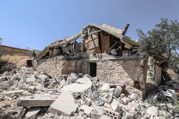 Foto - Esed bölgeyi yerle bir etti! 6 sivili göz göre göre katletti