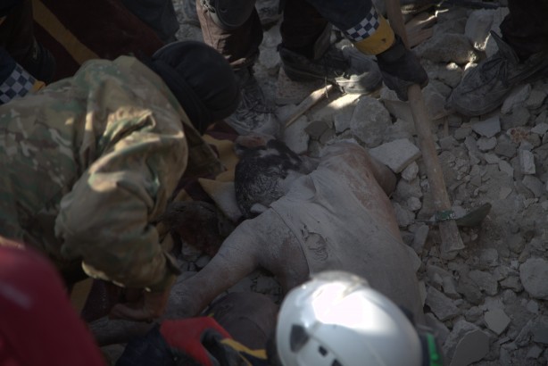 Foto - Esed deprem bölgesini vurdu! Kızının deprem çağrısı ortalığı ayağa kaldırdı