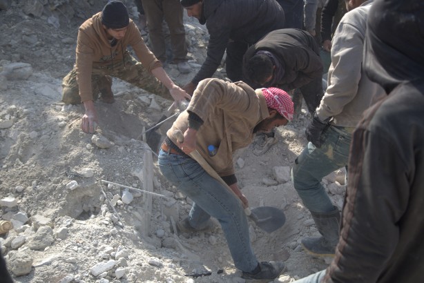 Foto - Esed deprem bölgesini vurdu! Kızının deprem çağrısı ortalığı ayağa kaldırdı
