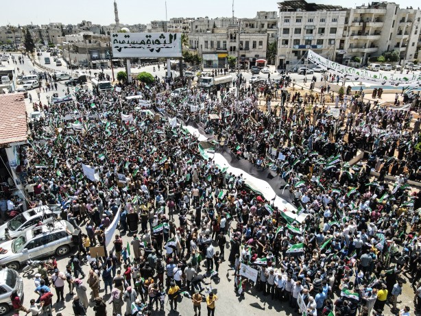Foto - Esed'e büyük şok! Suriye'de halk ayağa kalktı