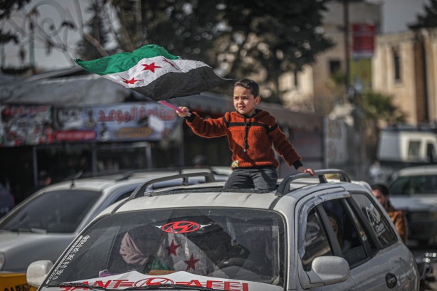 Foto - Esed'e karşı ayağa kalktılar