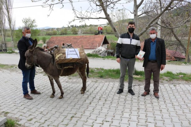 Foto - Eşekli kütüphane büyük ilgi görüyor