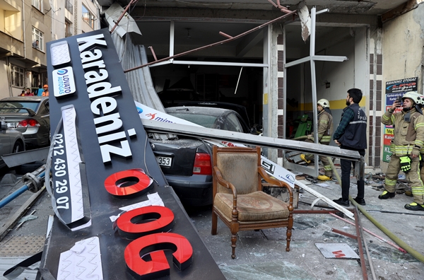 Foto - Esenler'de iş yerinde patlama! Çok sayıda yaralı var