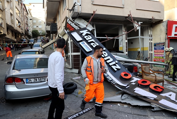 Foto - Esenler'de iş yerinde patlama! Çok sayıda yaralı var