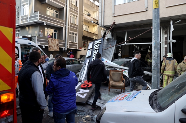 Foto - Esenler'de iş yerinde patlama! Çok sayıda yaralı var